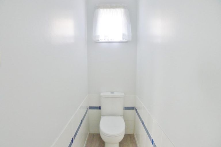 Photo of property in 63 Rehia Road, Massey, Auckland, 0614