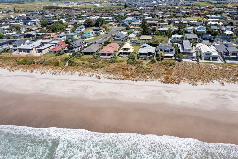 Photo of property in 67 Karewa Parade, Papamoa Beach, Papamoa, 3118