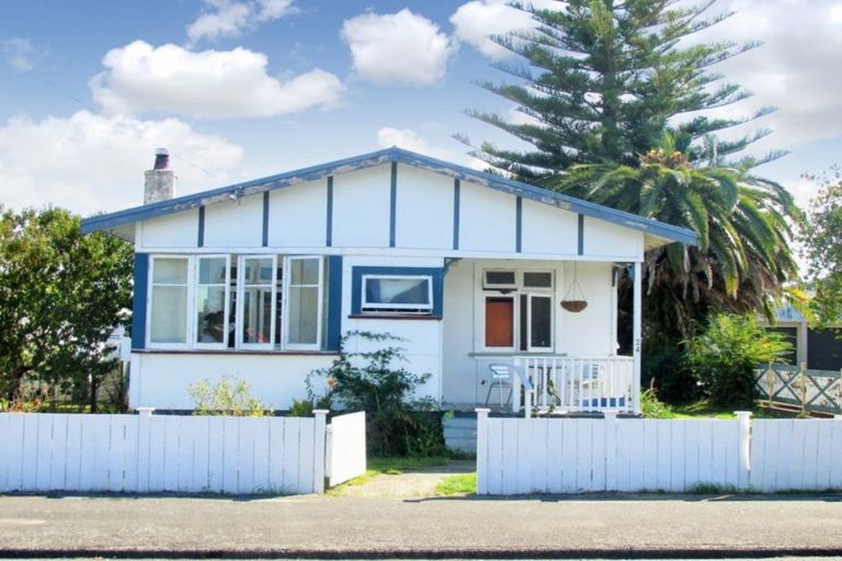Photo of property in 24 Locke Street, Wairoa, 4108