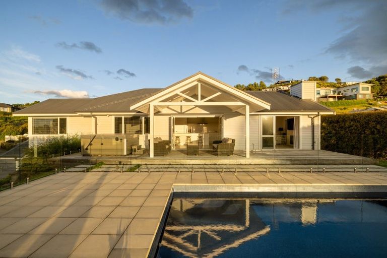 Photo of property in 49ra Oceana Drive, Welcome Bay, Tauranga, 3175