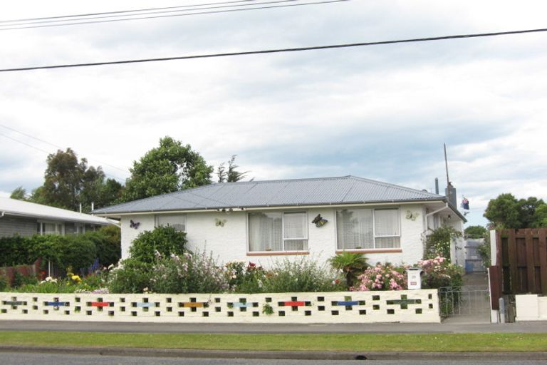 Photo of property in 28 Compton Street, Woolston, Christchurch, 8062