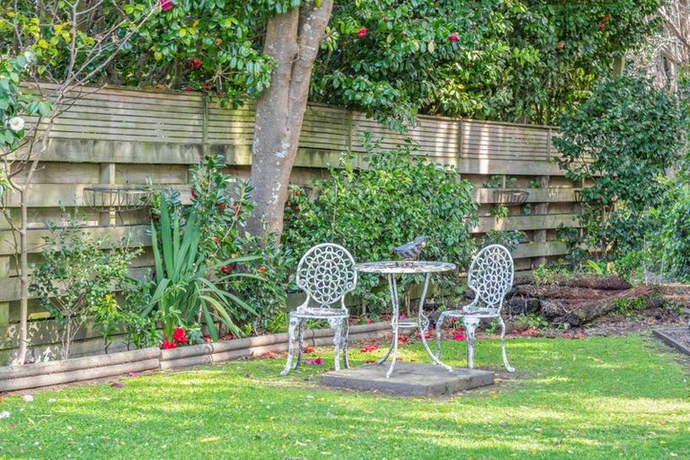 Photo of property in 243 Te Moana Road, Waikanae, 5036