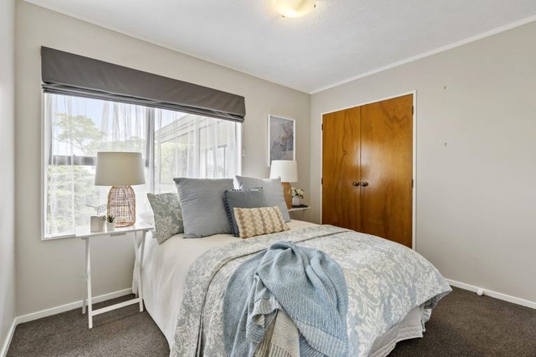Photo of property in 8 Coubray Place, Botany Downs, Auckland, 2010