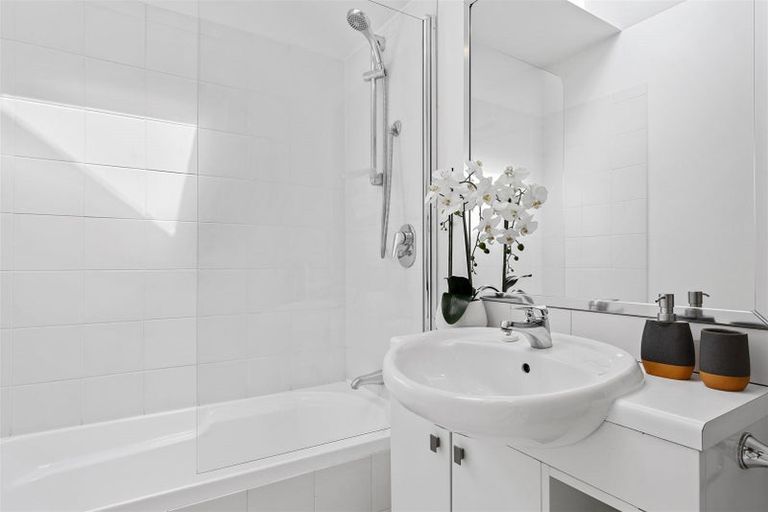 Photo of property in 4 Keoghs Lane, St Albans, Christchurch, 8014