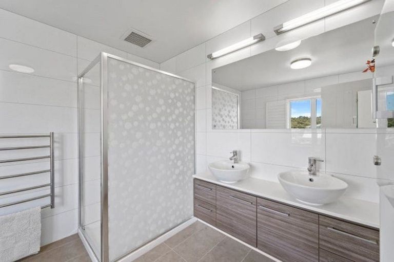 Photo of property in 37 Landmark Terrace, Orewa, 0931