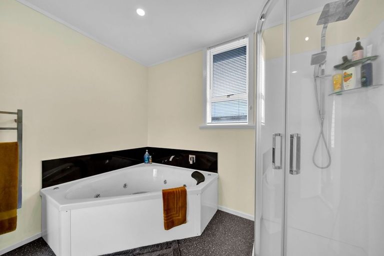 Photo of property in 17 Galt Street, Hawera, 4610