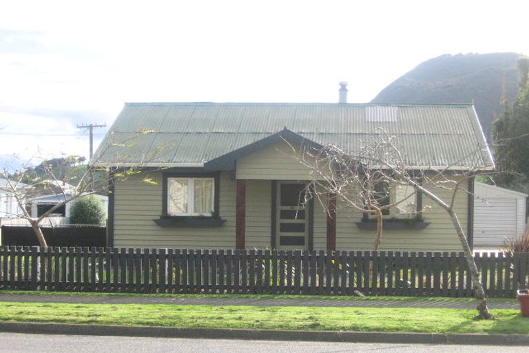 Photo of property in 44 George Street, Hikurangi, 0114