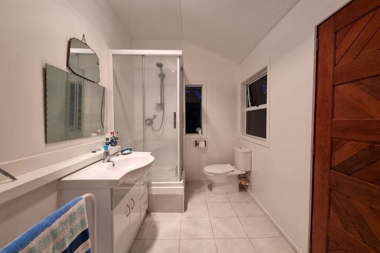 Photo of property in 17 Scenic Drive, Titirangi, Auckland, 0604