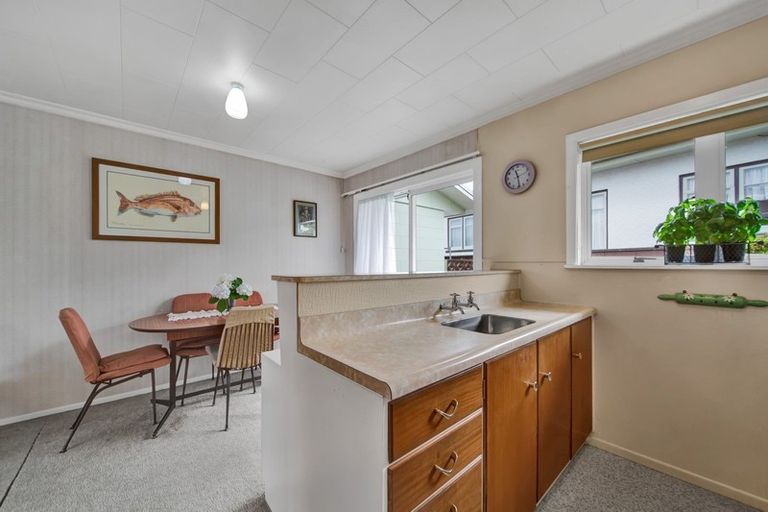 Photo of property in 93b Tukapa Street, Westown, New Plymouth, 4310