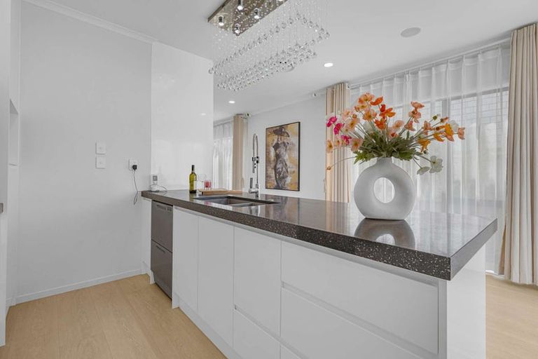 Photo of property in 62 Donegal Park Drive, Flat Bush, Auckland, 2019
