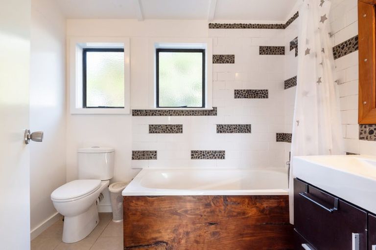 Photo of property in 1/70 Stredwick Drive, Torbay, Auckland, 0630