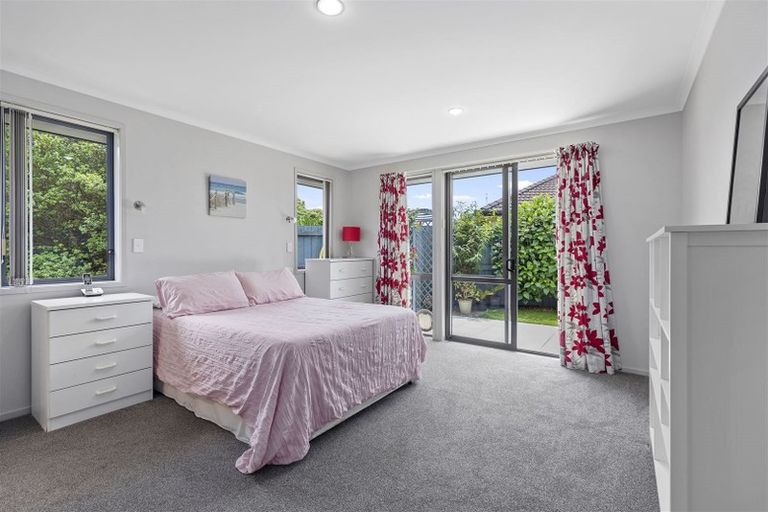 Photo of property in 30 Seabreeze Place, Papamoa Beach, Papamoa, 3118