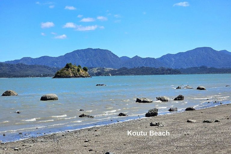 Photo of property in 24 Koutu Beach Road, Opononi, Kaikohe, 0473
