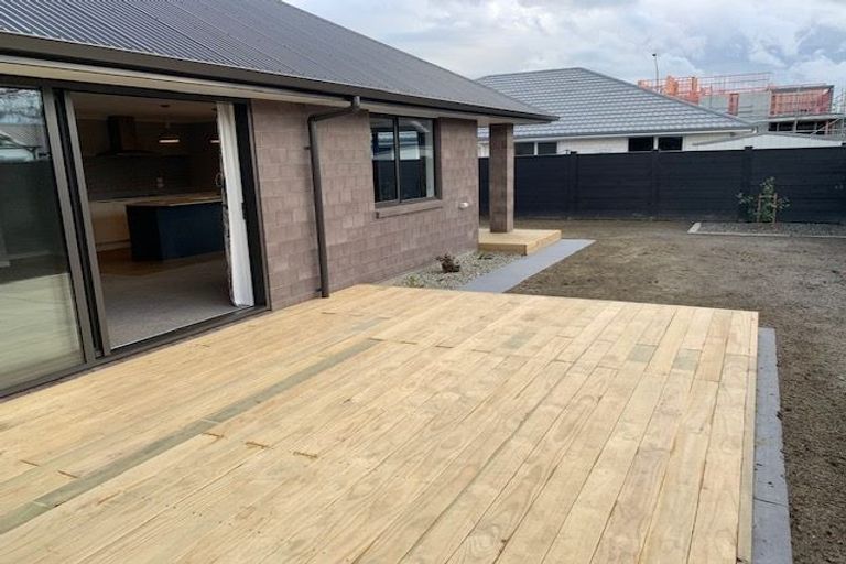 Photo of property in 42 Rose Leigh Drive, Cambridge, 3434