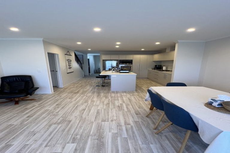 Photo of property in 98 Matairangi Avenue, Totara Heights, Auckland, 2105
