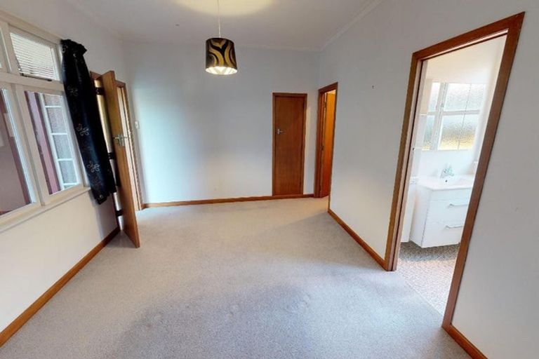 Photo of property in 261 Victoria Avenue, Hokowhitu, Palmerston North, 4410