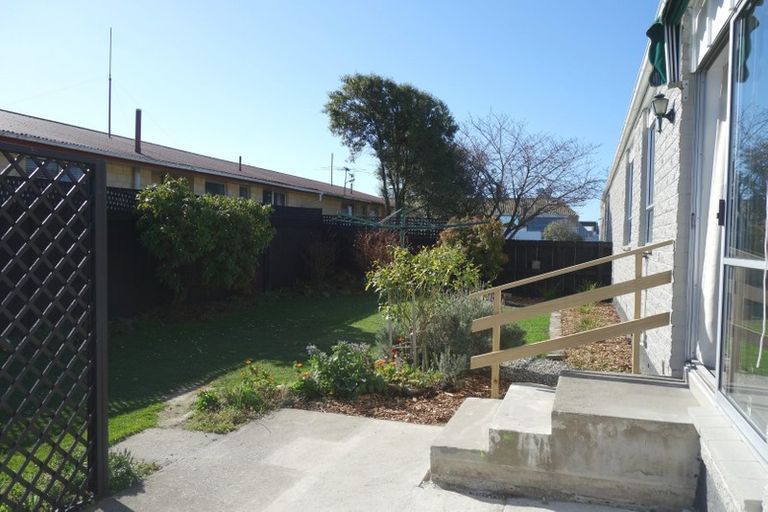 Photo of property in 2/5 Helanca Avenue, Wainoni, Christchurch, 8061