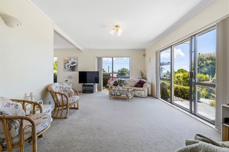 Photo of property in 101 Colwill Road, Massey, Auckland, 0614