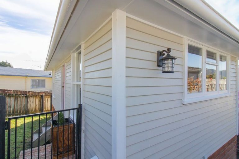 Photo of property in 12 Fenchurch Grove, Stokes Valley, Lower Hutt, 5019