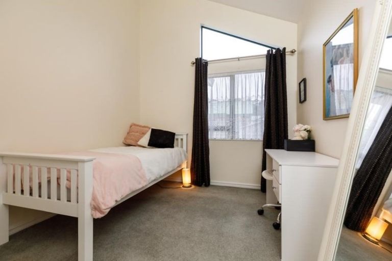 Photo of property in Miramar Villas, 6u7 Brussels Street, Miramar, Wellington, 6022