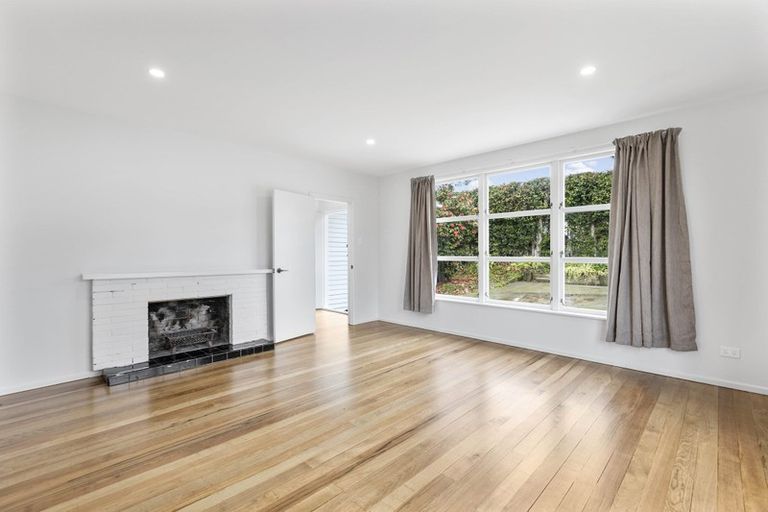 Photo of property in 70b Colwill Road, Massey, Auckland, 0614