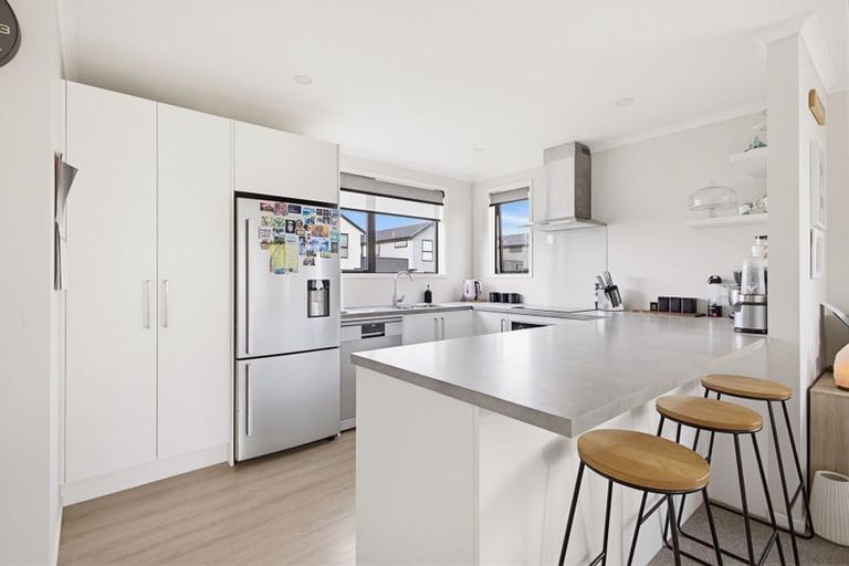 Photo of property in 15 Discovery Place, Marfell, New Plymouth, 4310