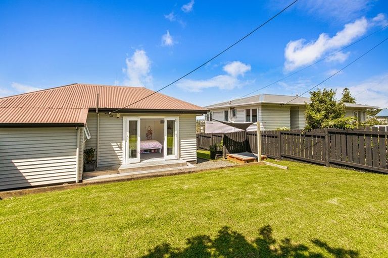 Photo of property in 91 Don Buck Road, Massey, Auckland, 0614