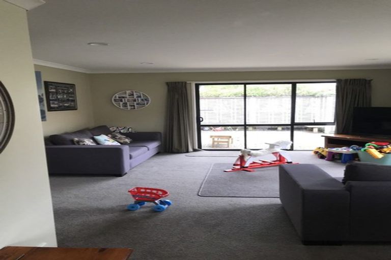 Photo of property in 12a Max Short Drive, Pukekohe, 2120