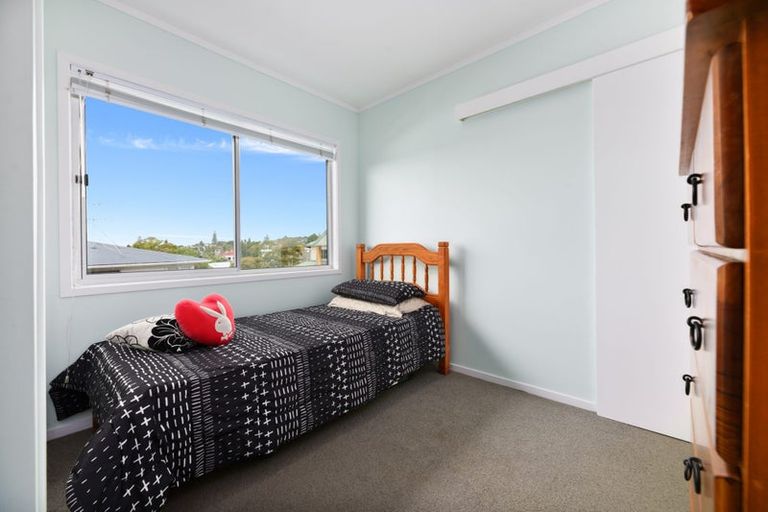 Photo of property in 1/62 Rua Road, Glen Eden, Auckland, 0602