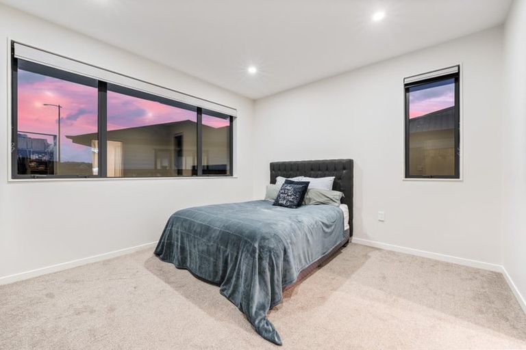 Photo of property in 5 Konoba Avenue, Kumeu, 0810