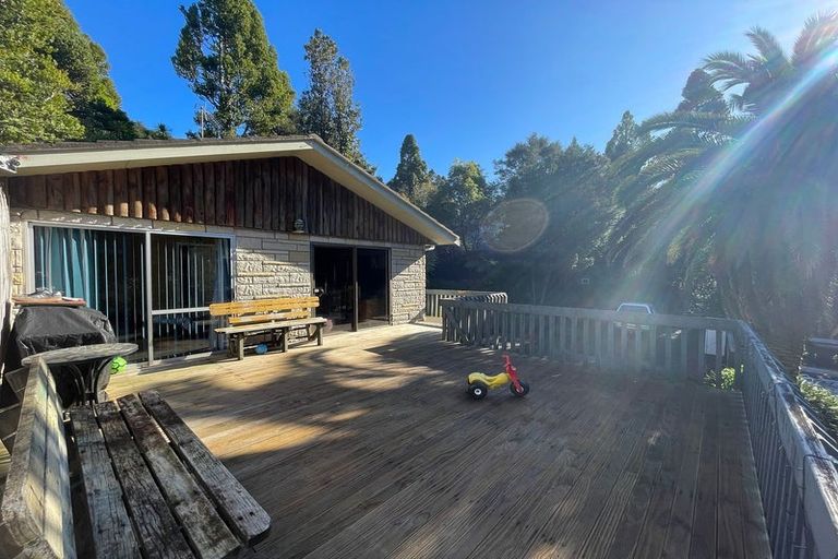 Photo of property in 148 Laingholm Drive, Laingholm, Auckland, 0604