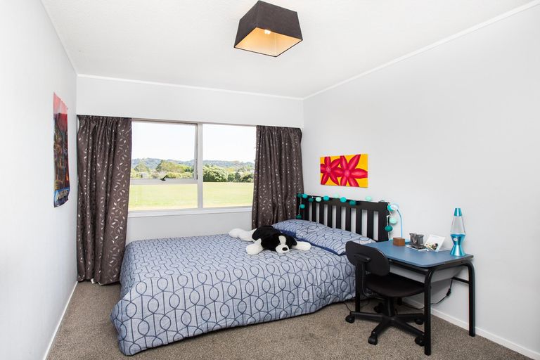 Photo of property in 1/15a Oates Road, Glen Eden, Auckland, 0602