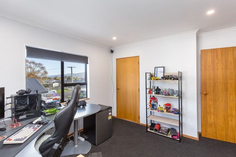 Photo of property in 55 Moeraki Road, Maoribank, Upper Hutt, 5018