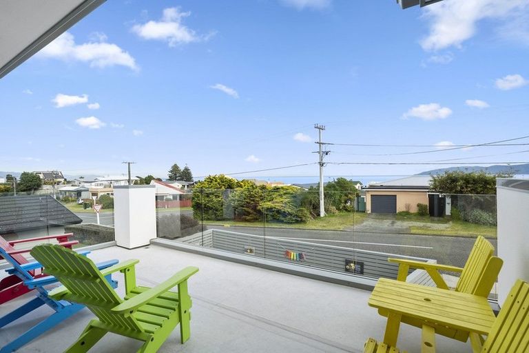 Photo of property in 91 Seaview Road, Paraparaumu Beach, Paraparaumu, 5032