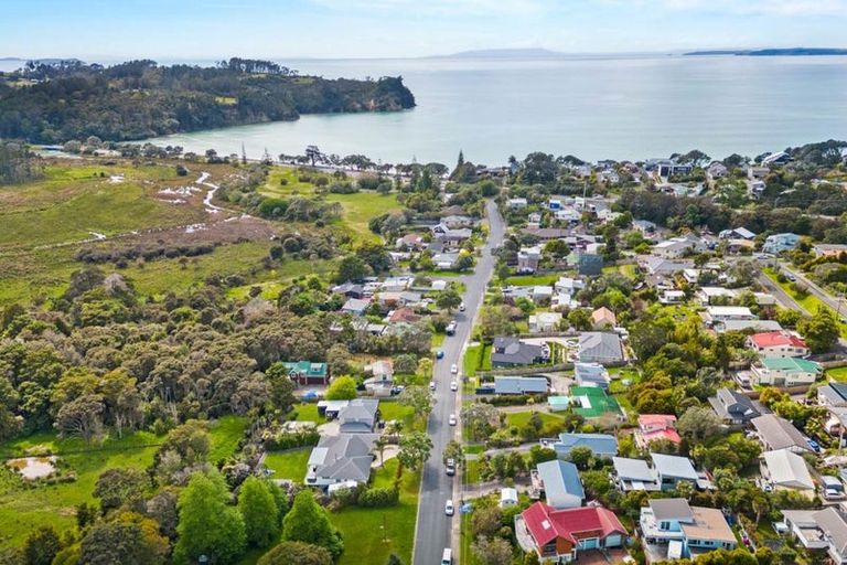Photo of property in 22 Otanerua Road, Hatfields Beach, Orewa, 0931