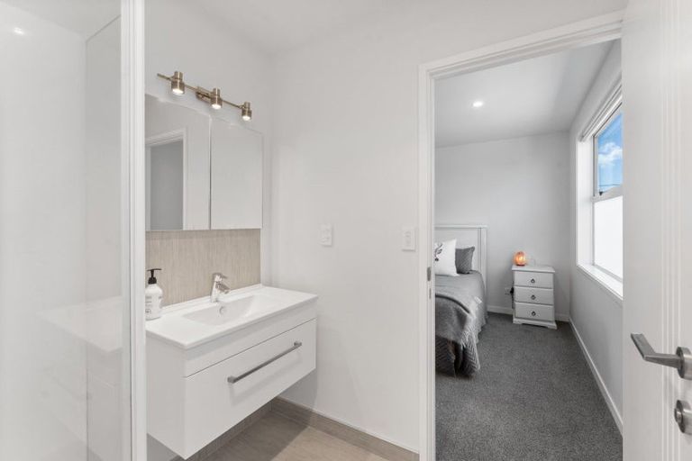Photo of property in 22a Karewa Parade, Papamoa Beach, Papamoa, 3118