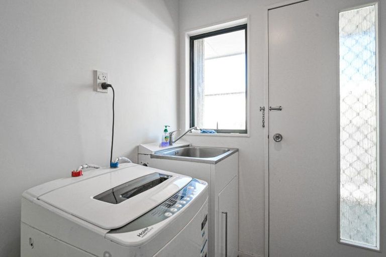 Photo of property in 2/411 Avenue Road West, Hastings, 4122