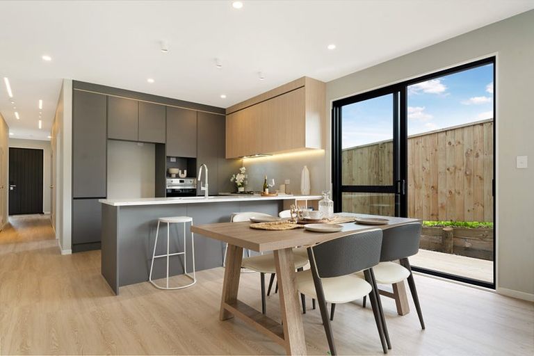 Photo of property in 8 Whakairo Crescent, Gulf Harbour, Whangaparaoa, 0930