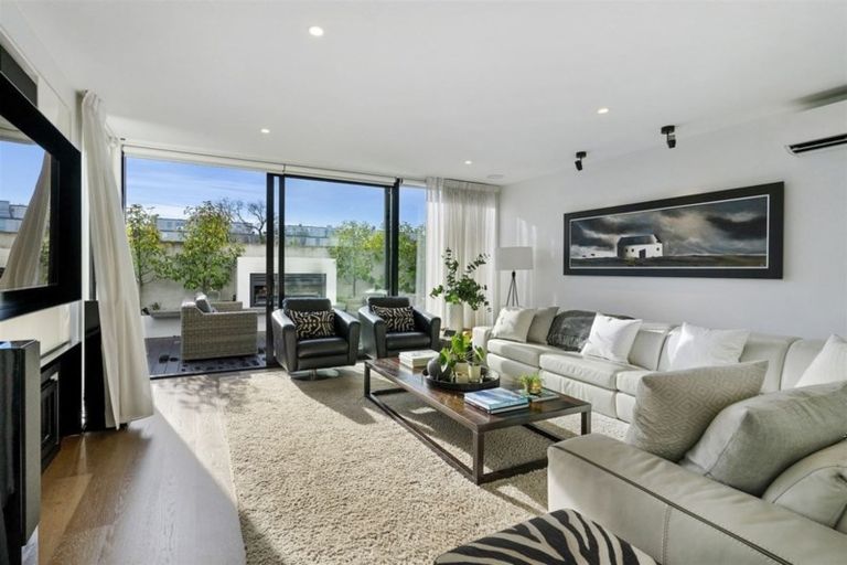 Photo of property in 54 Gracefield Avenue, Christchurch Central, Christchurch, 8013