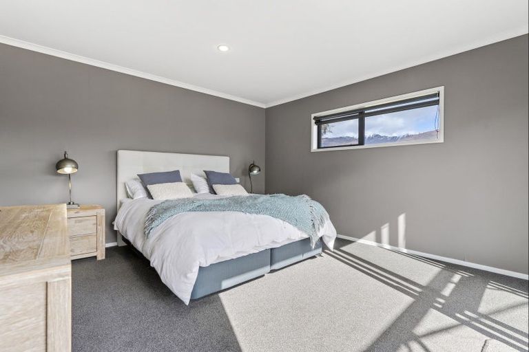 Photo of property in 7 Centre Crescent, Wanaka, 9305