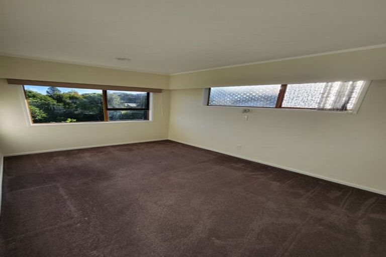 Photo of property in 43 Girrahween Drive, Totara Vale, Auckland, 0629