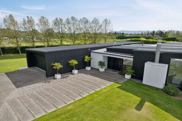 Photo of property in 9 Birdie Way, Martinborough, 5711