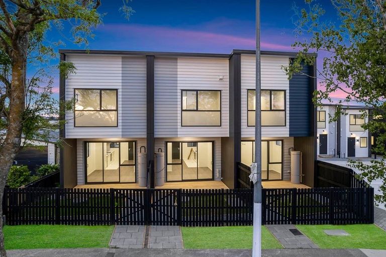 Photo of property in 22/17 Barneys Farm Road, Clendon Park, Auckland, 2103