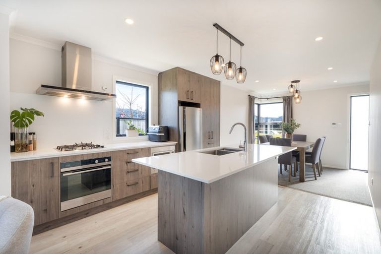 Photo of property in 38 Mawai Hakona Drive, Wallaceville, Upper Hutt, 5018