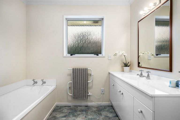 Photo of property in 49 Stonebridge Way, Prebbleton, 7604