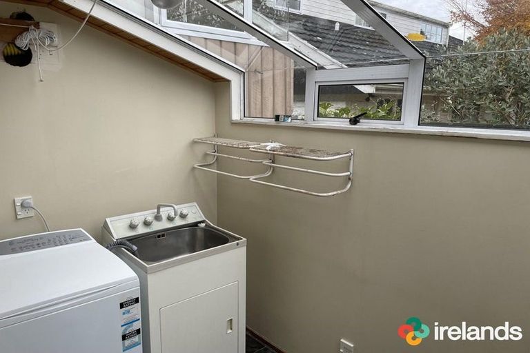 Photo of property in 17 Highfield Place, Avonhead, Christchurch, 8042