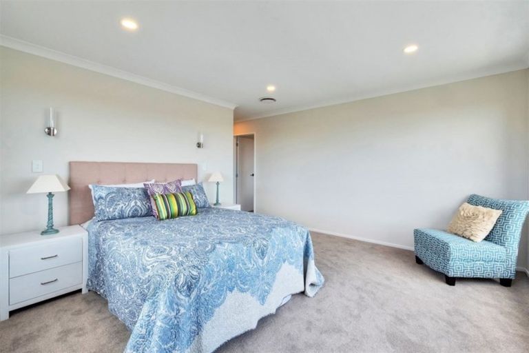 Photo of property in 1 Huahua Crescent, Papakura, 2110