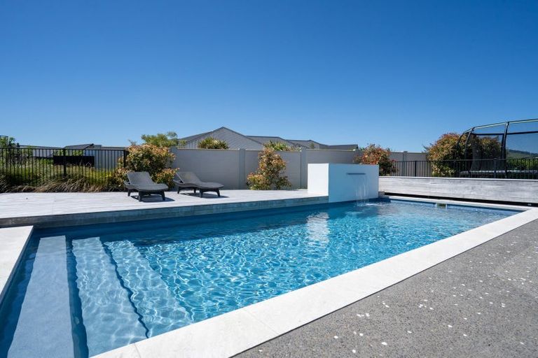 Photo of property in 2 Moemoea Place, Cambridge, 3434