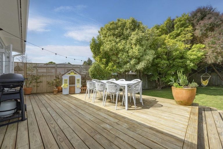 Photo of property in 8 Brennan Avenue, Te Atatu Peninsula, Auckland, 0610