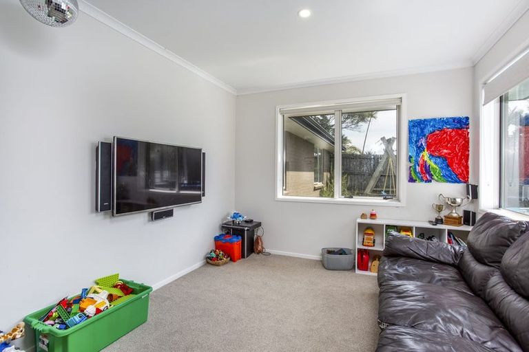 Photo of property in 3 Lewann Lane, Helensville, 0800